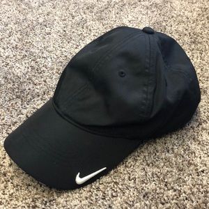 Black nike woman’s hat
